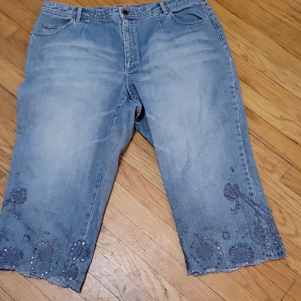 Dana Buchman Light Blue Cropped Jeans with Embellishments